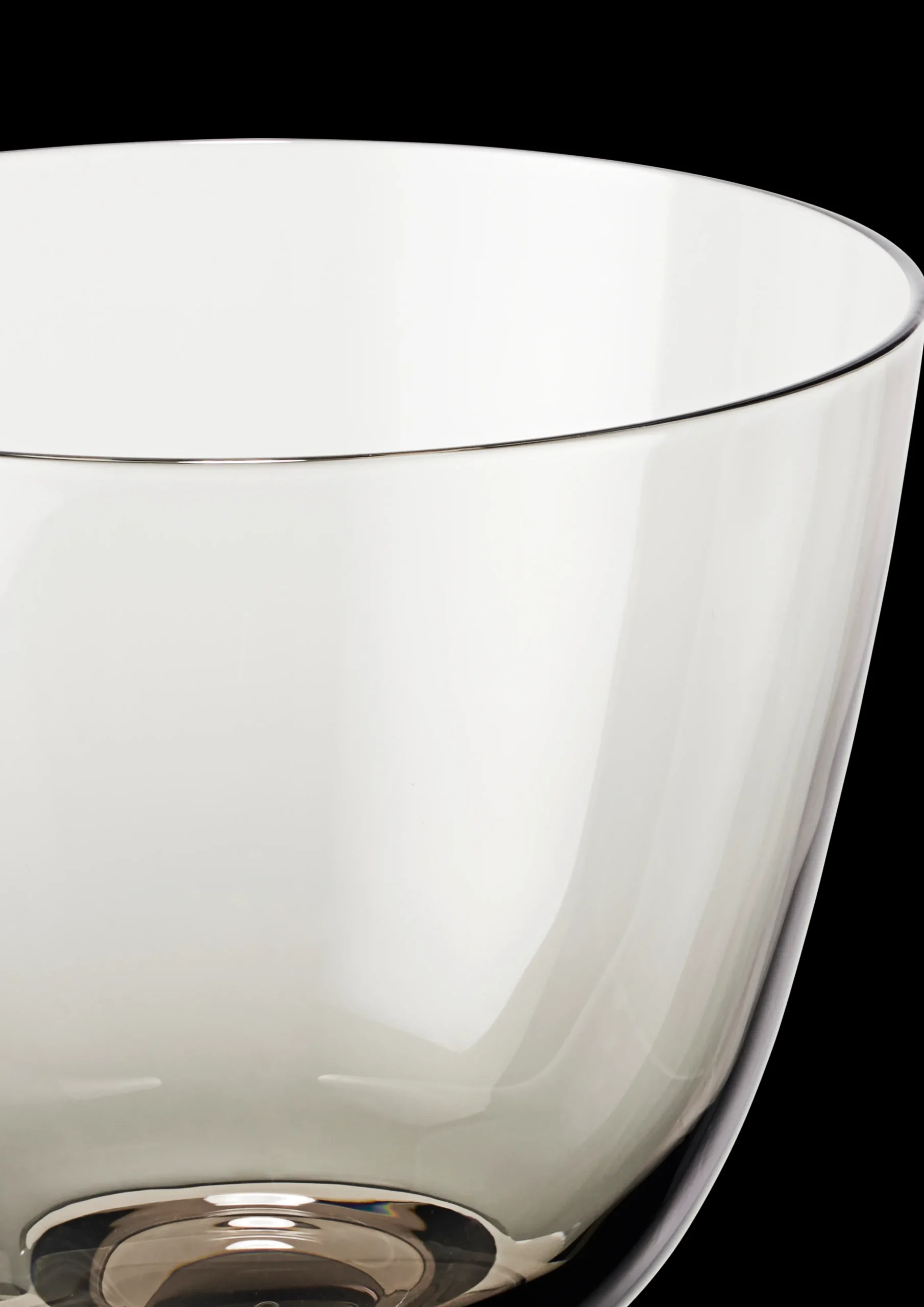 Holmegaard Flow Glass med stett 35 cl smoke - Kjøp her
