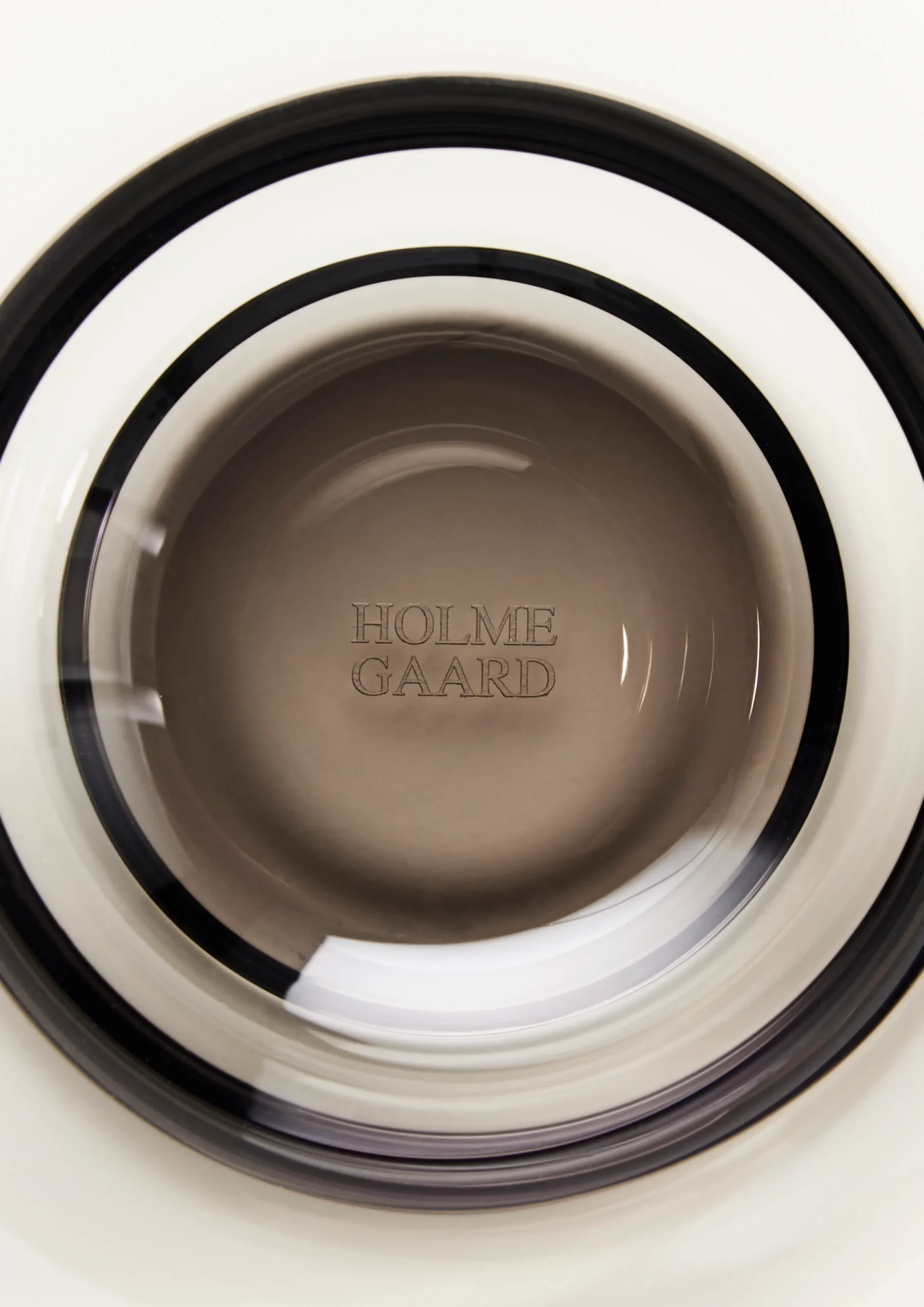 Holmegaard Flow Vannglass 35 cl smoke - Kjøp her
