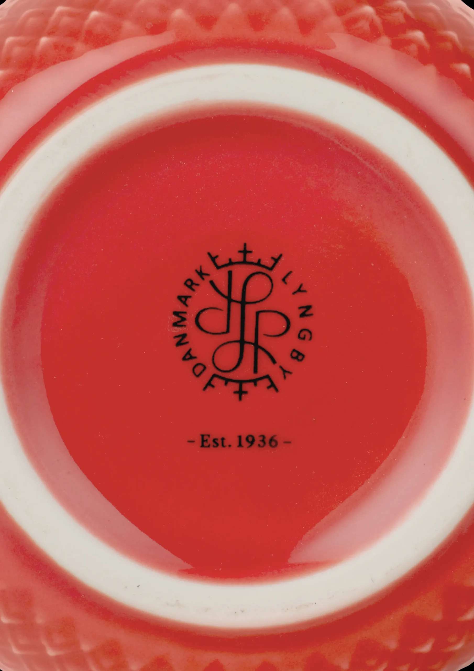 Lyngby Porcelain Rhombe Color Mug 33 CL Coral - Kjøp her