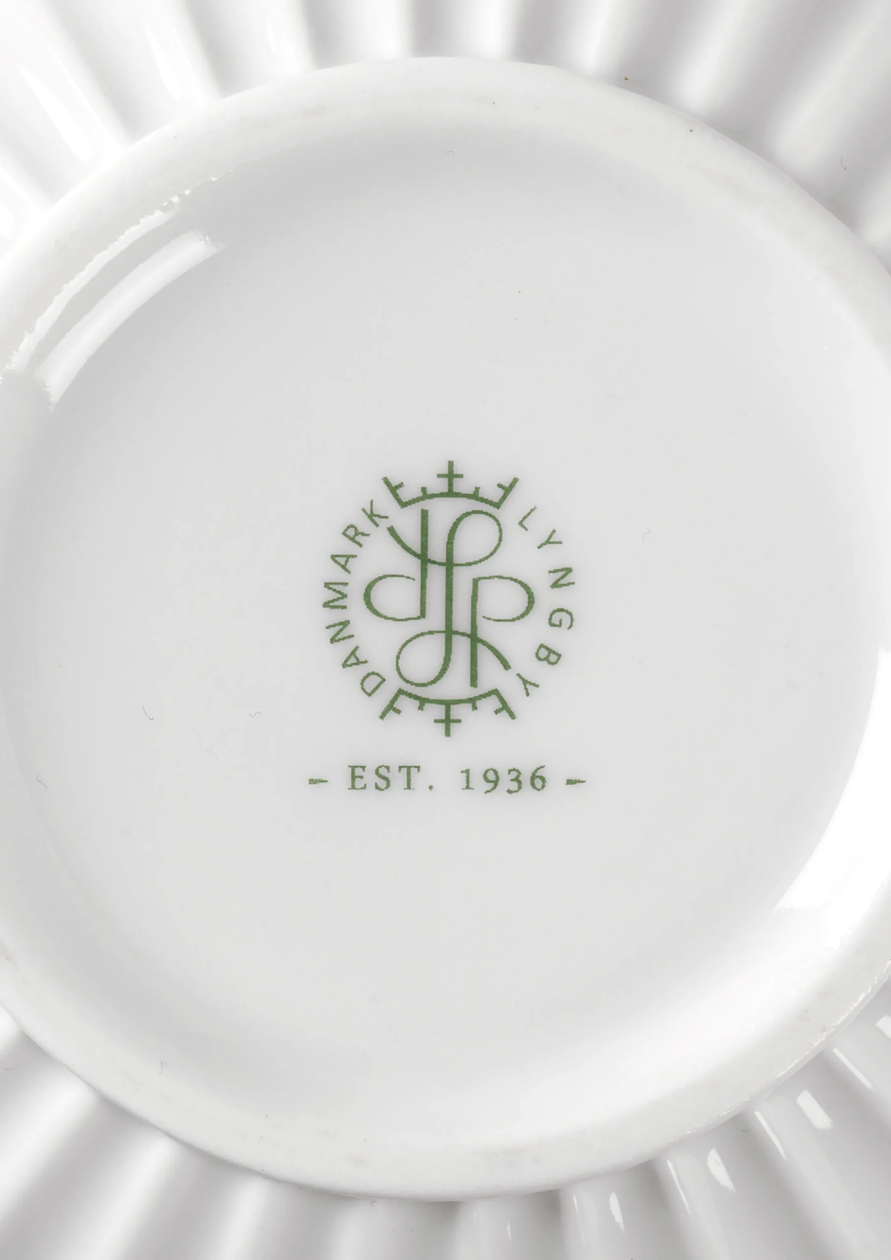 Lyngby Porcelæn Lyngby Tura Vase H18 hvit porselen