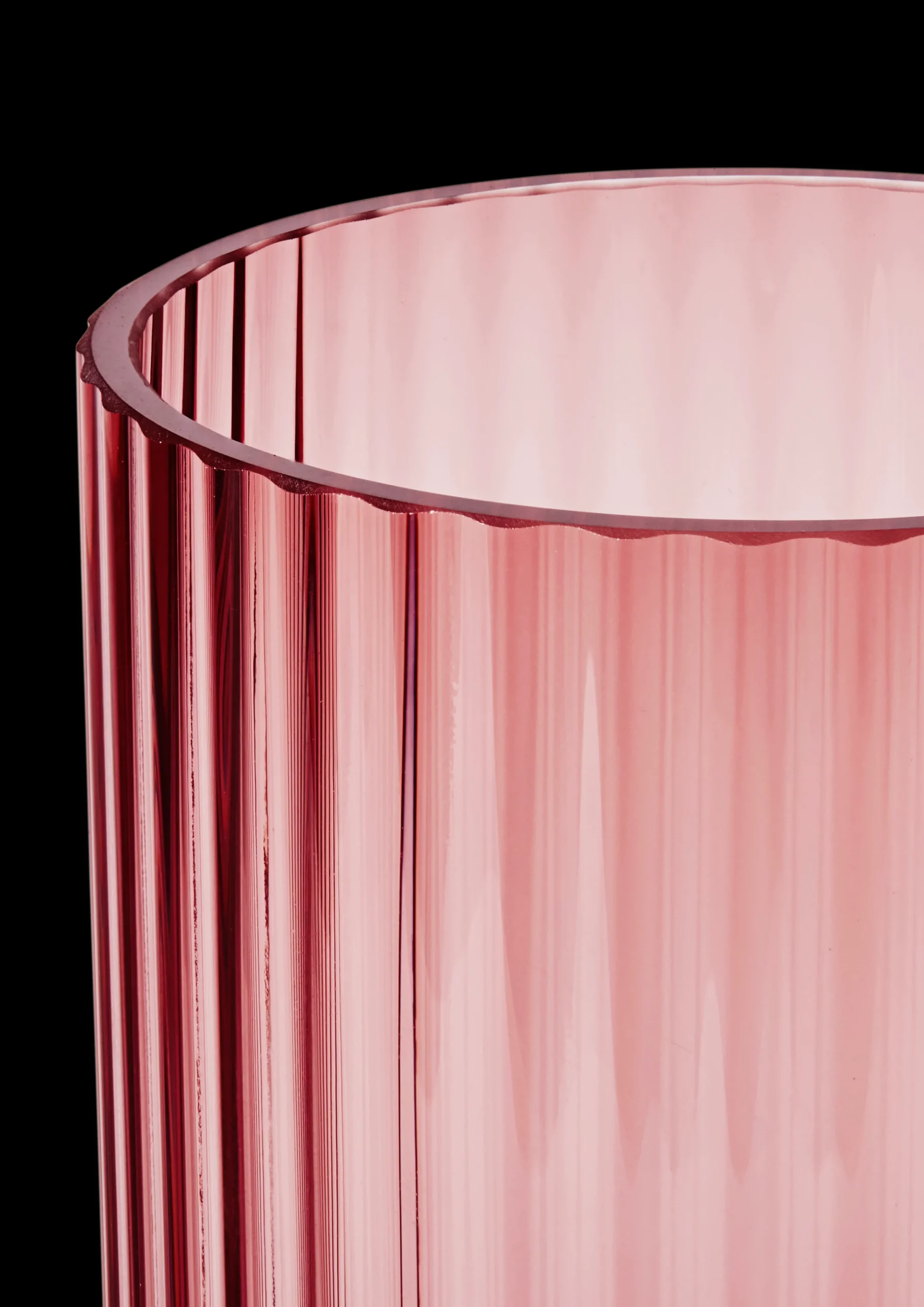 Lyngby Porcelæn Lyngby Vase H20.5 burgundy munnblåst glass
