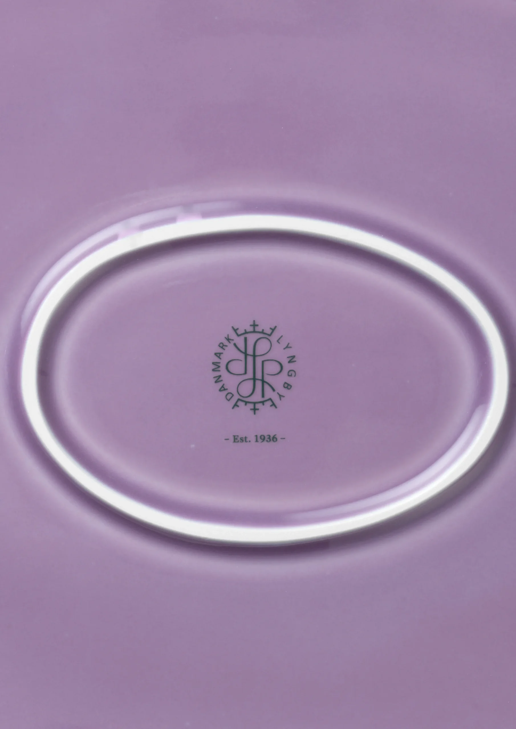 Lyngby Porcelæn Rhombe Color Oval serveringsfat lilla
